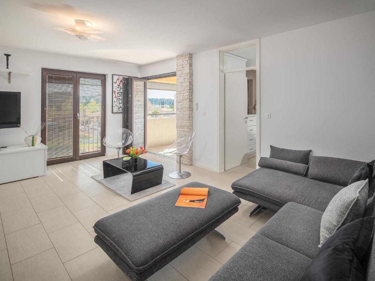 Apartment Residence Пореч Экстерьер фото
